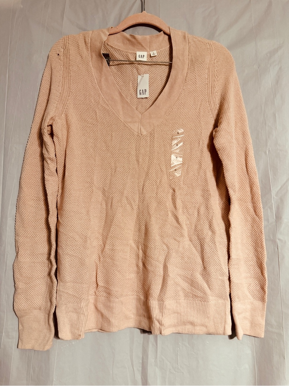 GAP Women’s Small Blush Pink V-Neck Textured Knit Sweater NWT Flaw